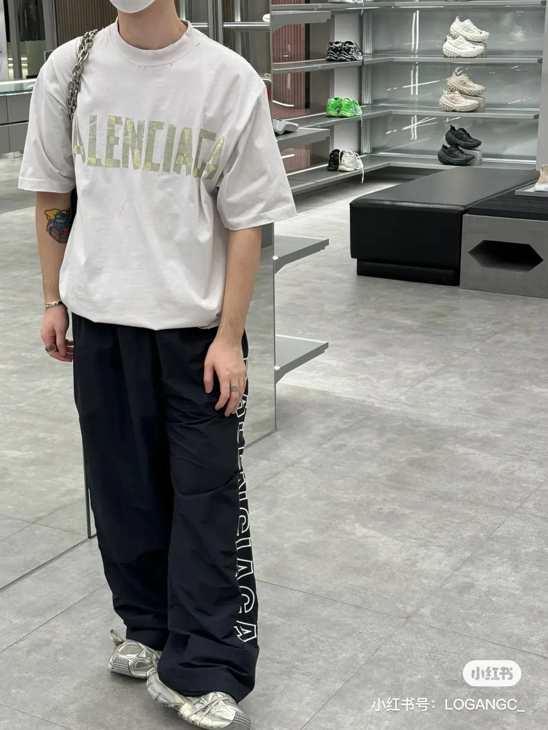# Balenciaga/ # T Same Style